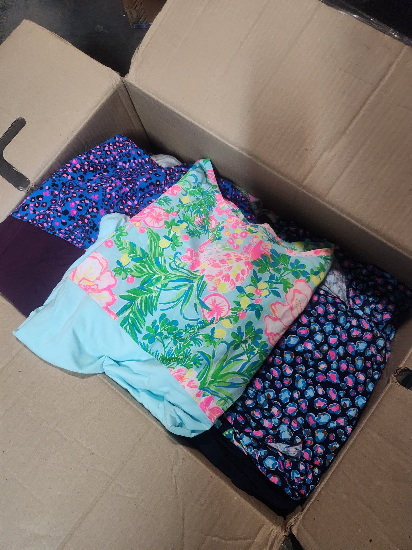 25 Pieces Lilly Pulitzer Women's Clothing NWOT Wholesale Mixed Sizes And Styles