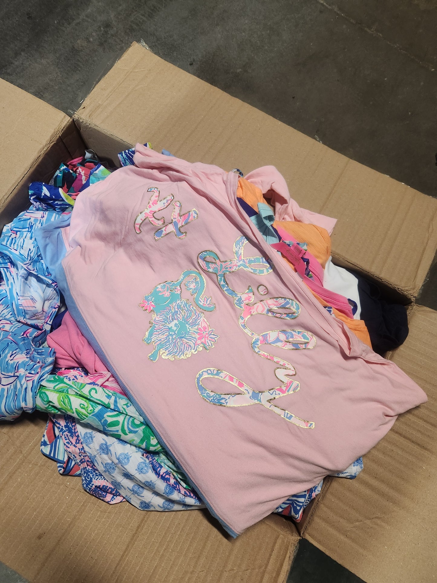 25 Pieces Lilly Pulitzer Women's Clothing NWOT Wholesale Mixed Sizes And Styles